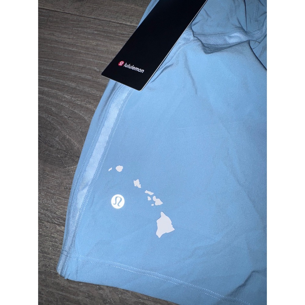 Lululemon Pace Breaker Shorts seafoam Blue Hawaii Graphic NWT Zip Pocket XL 5" - Picture 3 of 4